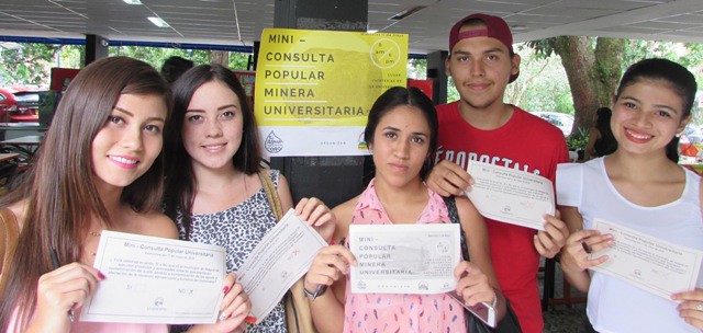 Se llevó a cabo en el campus de la Universidad de Ibagué un ejercicio pedagógico preparatorio a la consulta popular minera.